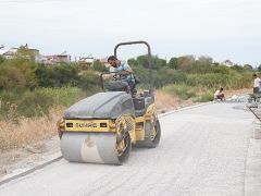 Burhaniye’de yollar yenileniyor