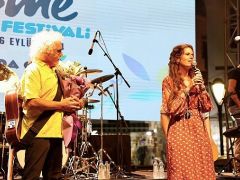 Çeşme Festivali Yeni Türkü ile Görkemli Bir Final Yaptı