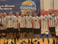 EÜ Voleybol Takımı Kamu Spor Oyunları 2024 turnuvasında yarı finale yükseldi