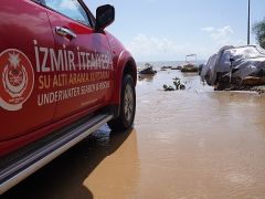 İzmir İtfaiyesi’nden rekor yağışın düştüğü Menderes’te seferberlik