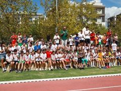 Karşıyakalı çocuklar atletizm şenliğinde buluştu