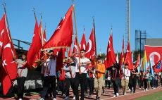 Aliağa, Cumhuriyetin 101. Yılında Atatürk Stadında Buluştu