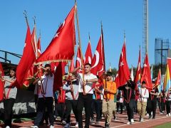 Aliağa, Cumhuriyetin 101. Yılında Atatürk Stadında Buluştu