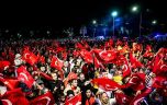 Aliağalılar Cumhuriyet Bayramı’nı Cumhuriyet Meydanı’nda Kutladı