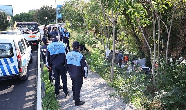 Bakırköy Belediyesi uygunsuz barınma alanlarına müdahale ediyor.