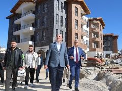 Başkan Altay Kadınhanı İlçe Merkezindeki Kentsel Dönüşüm Çalışmalarını İnceledi