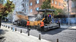 Bayrampaşa’da yol ve kaldırımlar yenileniyor, ulaşım kolaylaşıyor