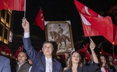 Cumhuriyet ışığı İzmir’den parladı