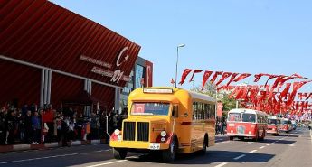 Cumhuriyetin 100. Yılına Tanık İETT Otobüslerinden Nostaljik Geçit