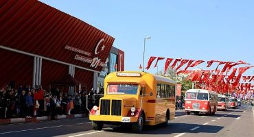 Cumhuriyetin 100. Yılına Tanık İETT Otobüslerinden Nostaljik Geçit