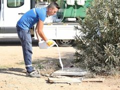 Didim’de ilaçlama çalışmaları aralıksız devam ediyor.