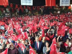 Gölcük Belediye Başkanı Ali Yıldırım Sezer, yayınladığı mesaj ile 29 Ekim Cumhuriyet Bayramı’nı kutladı.