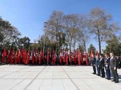 İnegöl’de Cumhuriyet Bayramı Coşkusu Çelenk Töreniyle Başladı