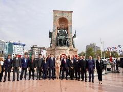 İstanbul’un Kurtuluşu’nun 101’inci Yılı Taksim’de Kutlandı