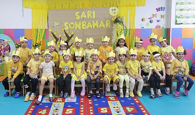 konakli minikler sari sonbahar ile hem eglendi hem ogrendi 0 YlAhJbNt