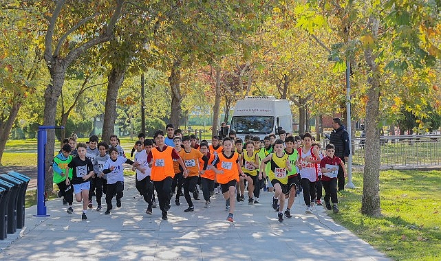 kucukcekmecede 29 ekim cumhuriyet kosusu yapildi 0