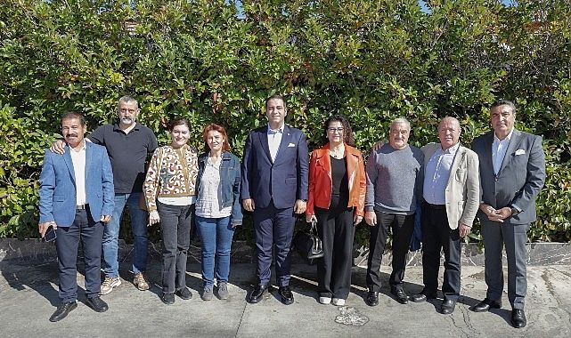 Narlidere Belediye Başkanı Erman Uzun, Muhtarlar Günü’nü kutladı.