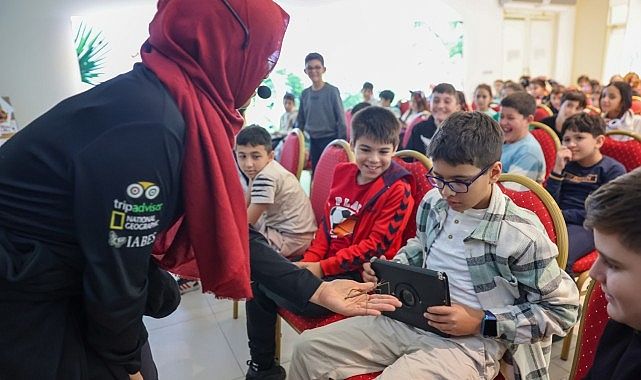 Öğrenciler, Avustralya Çöllerinin Sakallı Ejderiyle Konya Tropikal Kelebek Bahçesi’nde Tanışıyor