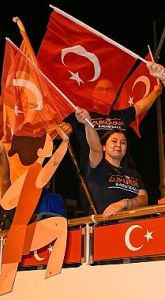 Yenişehir Belediyesi Cumhuriyet Korteji düzenledi