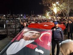 Çanakkale’de Atatürk Sevdalıları, Ata’ya Saygı İçin Yürüdü