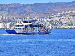 İzmir Büyükşehir Belediyesi İZDENİZ Genel Müdürlüğü’nün işlettiği araba vapurlarının ücret tarifesinde düzenlemeye gidildi