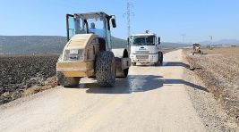 Menderes Belediyesi, İzmir Büyükşehir Belediyesi’nin destekleri ile mahallelerde üretim yolları yapıyor.