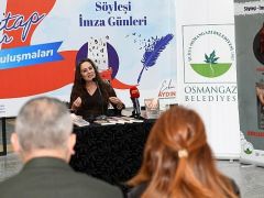 Oyuncu-yazar Nilüfer Açıkalın, Osmangazili edebiyatseverlerle buluştu