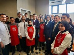 Üsküdar Belediyesi’nin Kent Lokantası İlk Yemeklerini Dağıttı