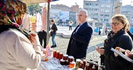 Bergama Belediyesi Üreten Kadınlar İçin Yeni Yıl Pazarı Kurdu