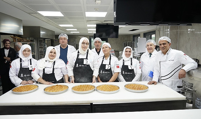 enstitu istanbul ismek kadinlari en iyi baklavayi yapmak icin yaristi 0 OMyhwlLr