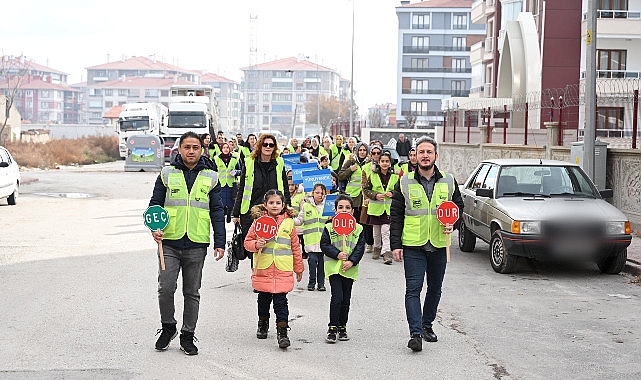 konya buyuksehir ogrencilerin okula guvenle gitmesi icin yayabus projesini baslatti 0 VUmhNzbs