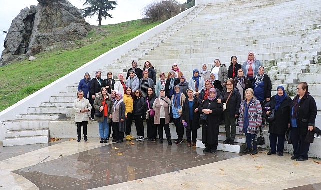 koprubasili kadinlar manisayi adim adim gezdi 0