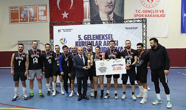 kurumlararasi voleybol turnuvasinda sampiyon kucukcekmece itfaiye 0 MjAK8i7C