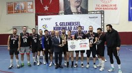 Kurumlararası Voleybol Turnuvası’nda Şampiyon Küçükçekmece İtfaiye