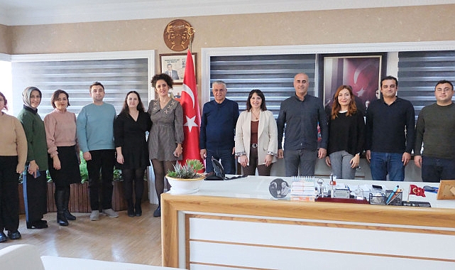 ogretmenler baskan topaloglunun yeni yilini kutladi 0 P1mPiqsw