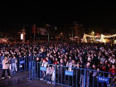 Antalyalılar yeni yıl coşkusunu Cumhuriyet Meydanı’nda yaşadı