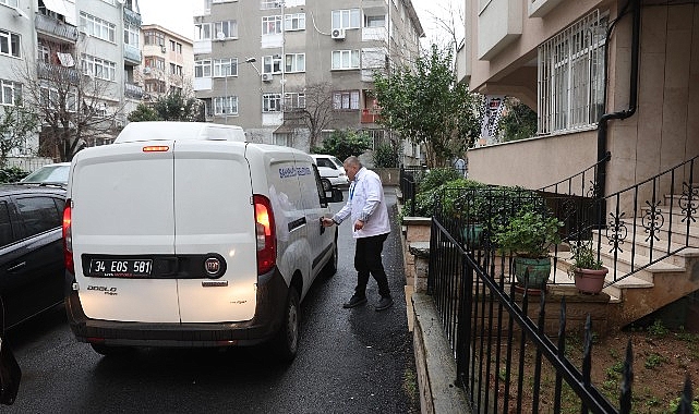 bakirkoy belediyesi sicak yemek hizmeti ile vatandaslarin yaninda 0 GIEPH9vG