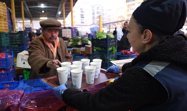 baskan cercioglunun sicak corba ikrami pazarci esnafinin ve vatandaslarin icini isitiyor 0 qieNvJg4