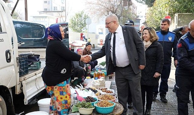 Başkan Ertaş Çarşamba Pazarında Esnafı Ziyaret Etti