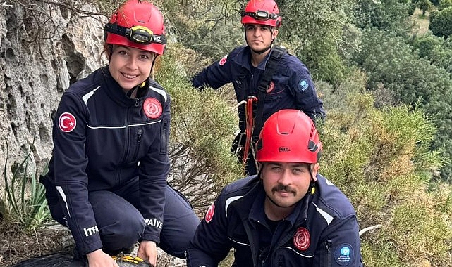 buyuksehir belediyesi itfaiye ekiplerinden keci kurtarma operasyonu 0 ElPB8AcY