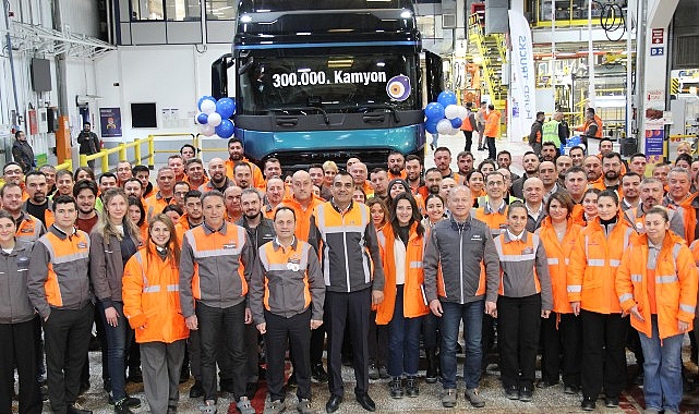 ford trucks 300 bininci kamyonunu hattan indirdi 0 zktgUbJc