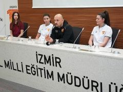 Göztepe Kadın Voleybol Takımı İzmirli Öğrencilerle Buluştu