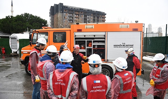 kadikoy belediyesinden deprem tatbikati 0 vHpZ4Uqa