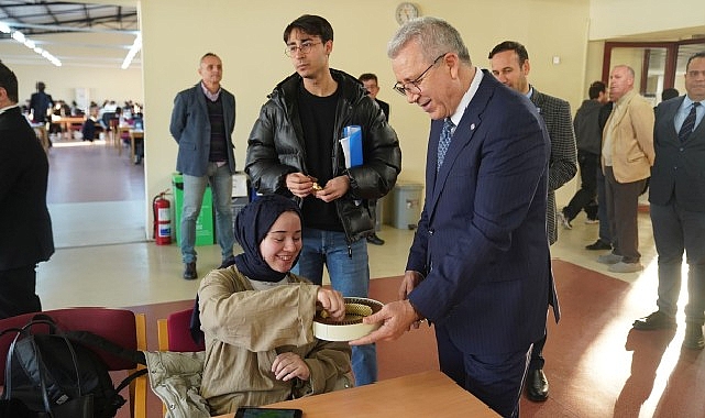 rektor prof dr budak final sinavlarina hazirlanan ogrencilerle bir araya geldi 0 PqwWJ4Tn