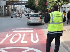 Antalya Büyükşehir Belediyesi Trafikte otobüslere özel şerit uygulaması başladı