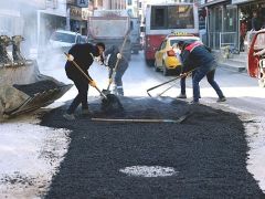 Bayraklı’da asfalt çalışmaları sürüyor