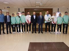 Selçuklu Belediyespor Kulübü’nün kick boks, judo ve bisiklet takımlarının başarılı sporcuları Selçuklu Belediye Başkanı Ahmet Pekyatırmacı’yı ziyaret etti