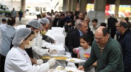 Başkan Aydın bin kişiyle aynı anda iftar verdi