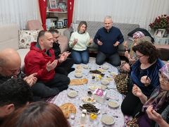 Başkan Pehlivan, orucunu şehit ailesiyle açtı