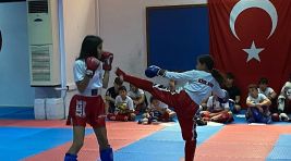 Geleceğin Kick Boks sporcuları kuşak atladı